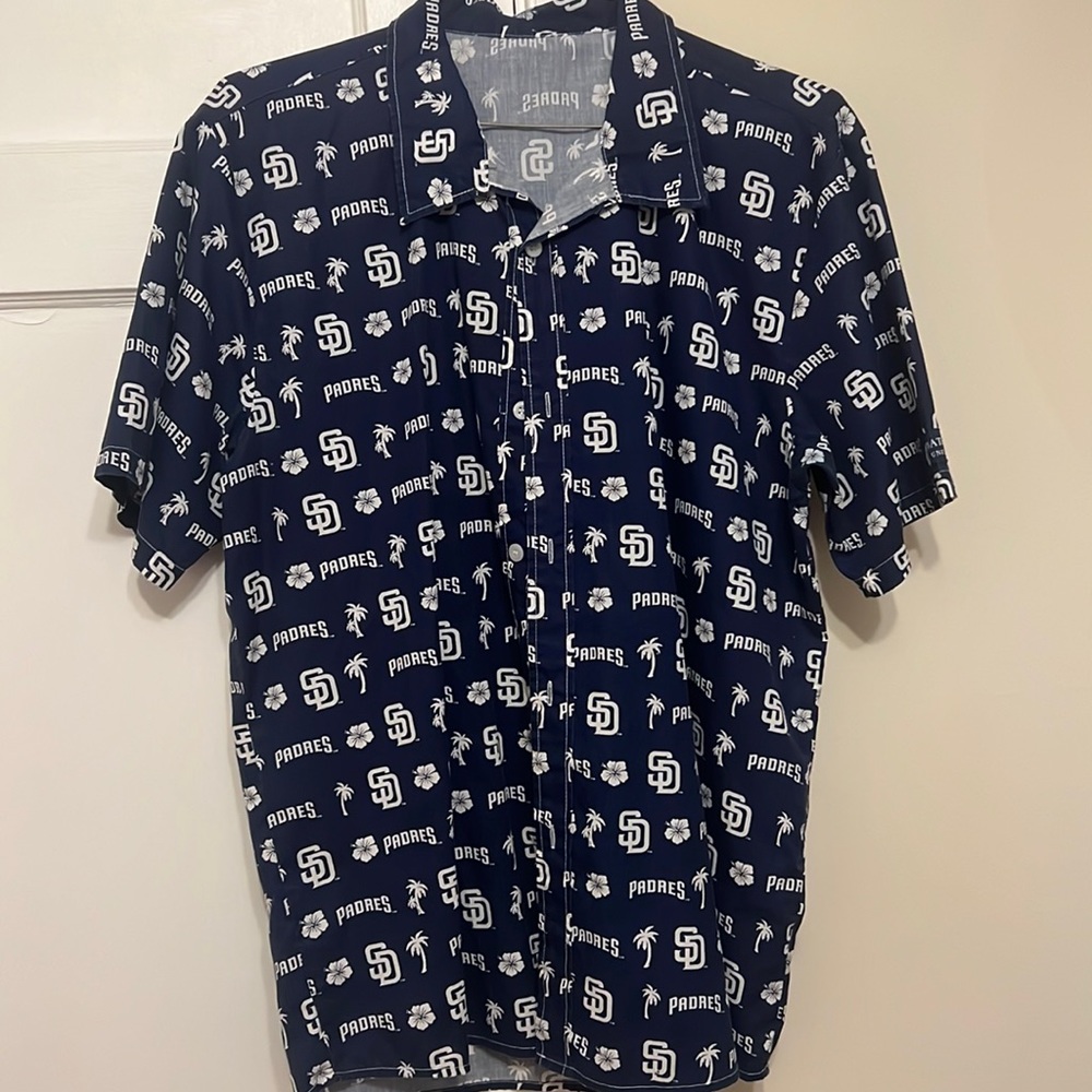 Padres Hawaiian shirt, fits XL